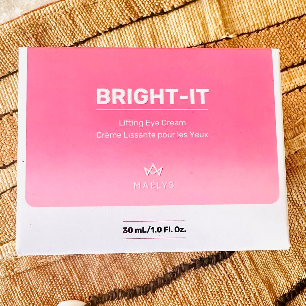 MAELYS BRIGHT-IT Lifting Eye Cream!